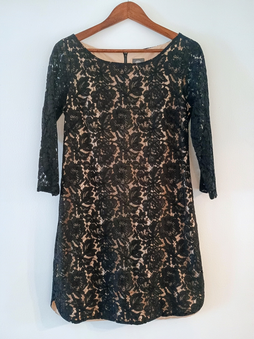 Vince Camuto Black Lace & Nude Underlay Mini Sheath Cocktail Dress Size 8